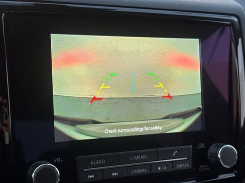 Used 2024 Nissan Frontier SV w/ SV Convenience Package image 17