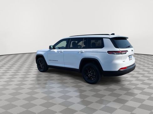 Used 2024 Jeep Grand Cherokee L Laredo image 6