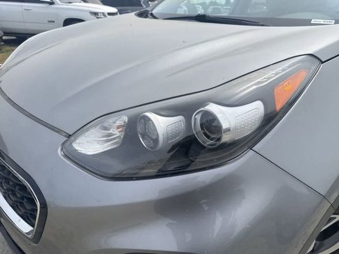 Used 2022 Kia Sportage LX image 8