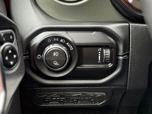 Used 2025 Jeep Gladiator Mojave w/ Safety Group image 23