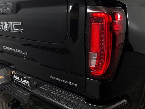 Used 2025 GMC Sierra 1500 Denali Ultimate AWD/4WD image 11