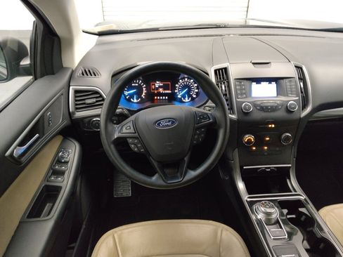 Used 2019 Ford Edge SE FWD image 22