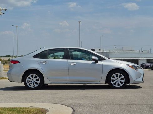 Used 2024 Toyota Corolla LE FWD image 4