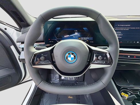 New 2026 BMW i5 eDrive40 RWD image 40
