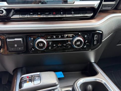 Used 2022 GMC Sierra 1500 SLT w/ SLT Premium Package AWD/4WD image 22