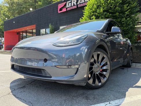 Used 2023 Tesla Model Y Long Range AWD/4WD image 2
