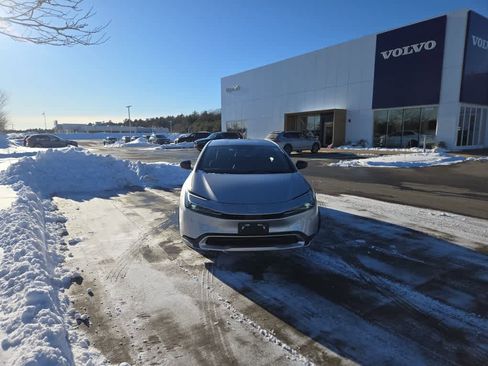 Used 2024 Toyota Prius Prime SE image 2