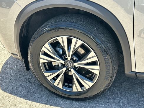 Used 2023 Nissan Rogue SV FWD image 12