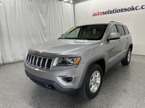 Used 2016 Jeep Grand Cherokee Laredo w/ Quick Order Package 23E image 3