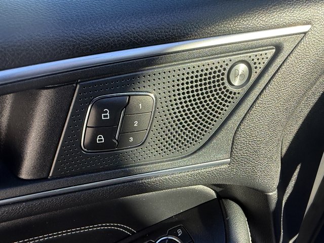 Used 2021 Ford Edge Titanium w/ Equipment Group 301A AWD/4WD image 10