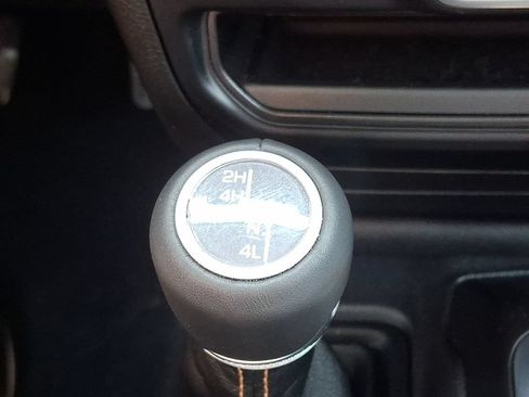 Used 2023 Jeep Gladiator Overland AWD/4WD image 22