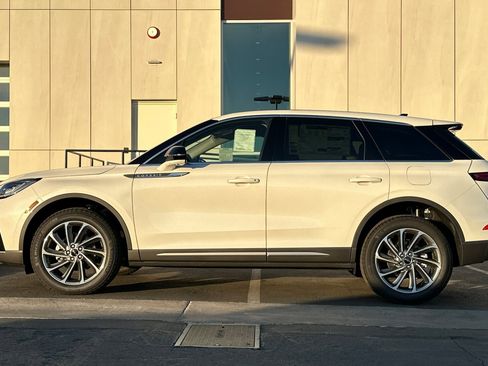 New 2025 Lincoln Corsair Premiere w/ Equipment Group 101A image 6