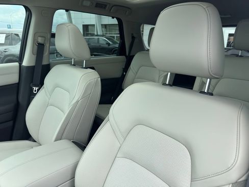 New 2026 Nissan Pathfinder SL AWD/4WD image 11