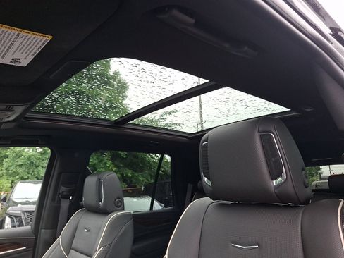 Certified 2023 Cadillac Escalade Premium Luxury AWD/4WD image 13