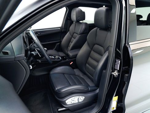 Used 2022 Porsche Macan GTS image 5