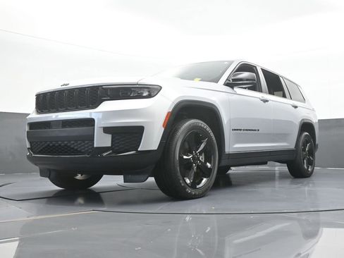Used 2023 Jeep Grand Cherokee L Laredo RWD image 55