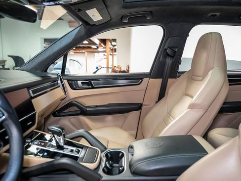 Used 2022 Porsche Cayenne GTS image 64