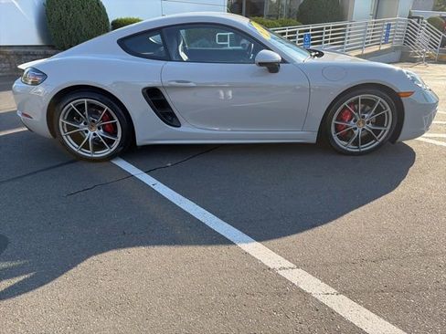Used 2024 Porsche 718 Cayman S RWD image 9