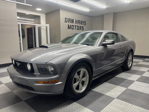 Used 2007 Ford Mustang GT Premium RWD image 2