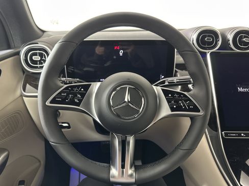 Used 2026 Mercedes-Benz GLC 300 4MATIC image 12