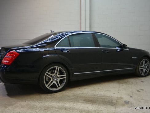 Used 2011 Mercedes-Benz S 63 AMG image 32