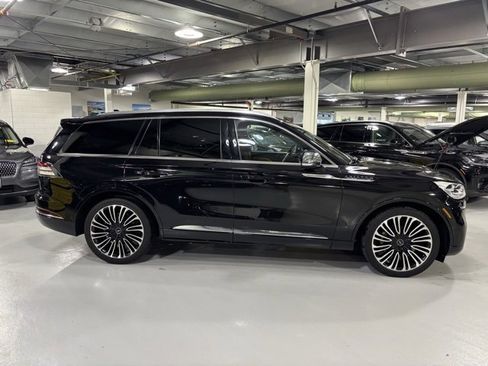 Used 2022 Lincoln Aviator Black Label w/ Dynamic Handling Package image 3