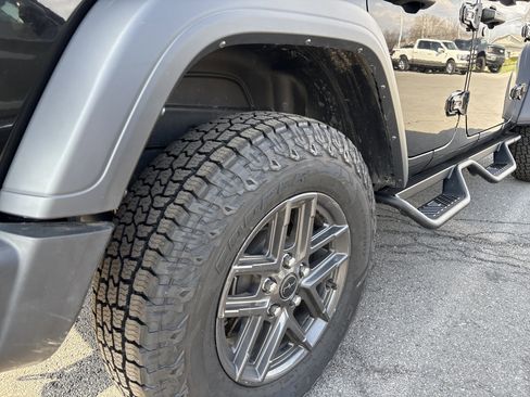 Used 2024 Jeep Wrangler Unlimited Sport AWD/4WD image 5