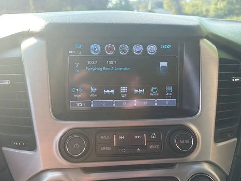 Used 2017 GMC Yukon XL SLT w/ Premium Edition AWD/4WD image 22