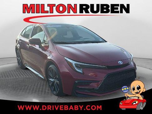 Certified 2023 Toyota Corolla SE image 1