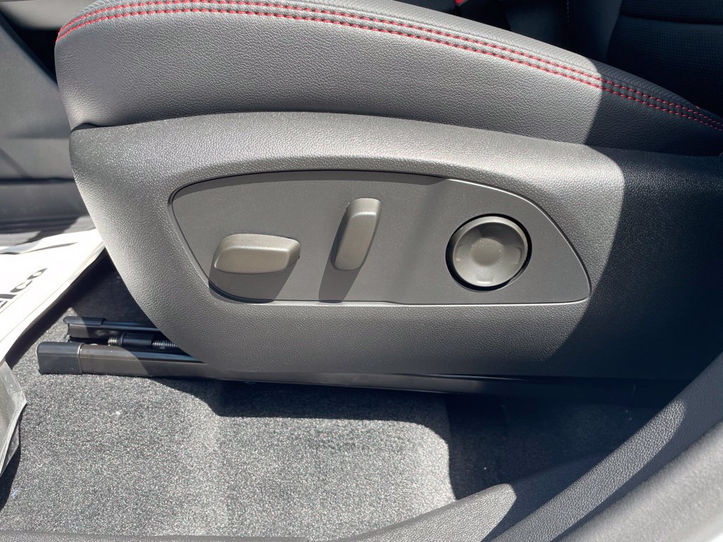 New 2026 Chevrolet Traverse RS w/ LPO, Floor Liner Package FWD image 15