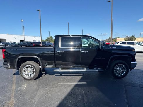 Used 2025 Chevrolet Silverado 2500 LTZ w/ LTZ Premium Package AWD/4WD image 2