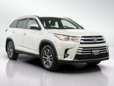 Used 2019 Toyota Highlander XLE AWD/4WD image 7