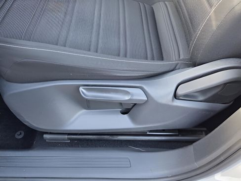 Used 2022 Volkswagen Tiguan S image 15