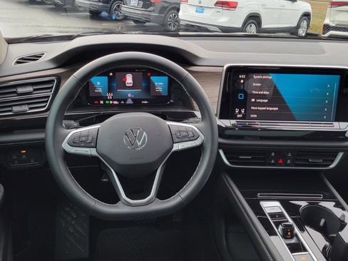 Used 2025 Volkswagen Atlas SEL image 20