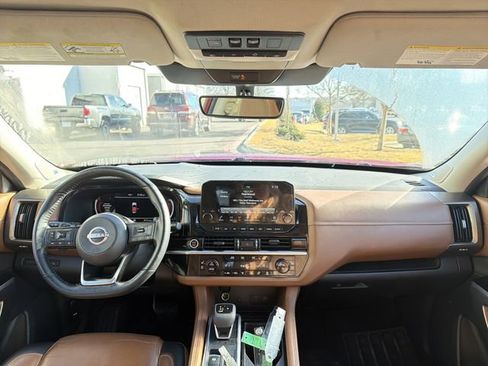 Used 2023 Nissan Pathfinder Platinum w/ Cargo Package image 22