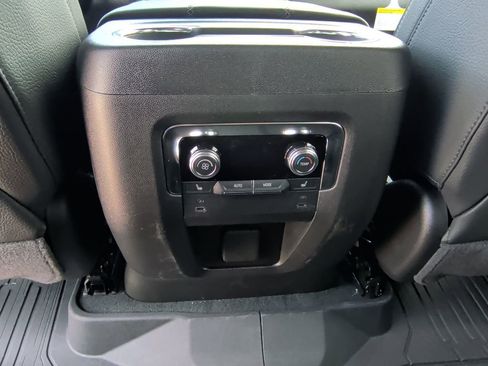 New 2026 GMC Yukon Denali w/ Sun & Power Step Package image 39