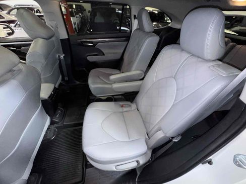 Used 2023 Toyota Highlander Platinum image 38