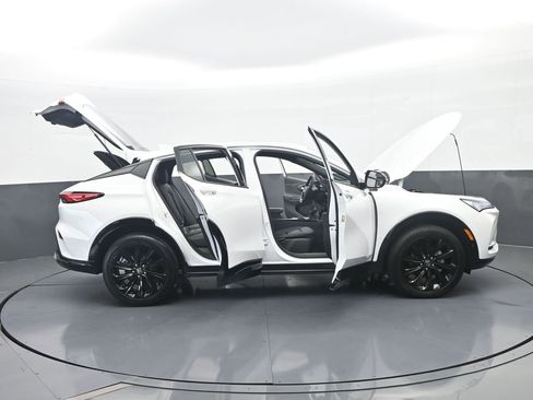 Used 2024 Buick Envista Sport Touring w/ Experience Buick Package image 73