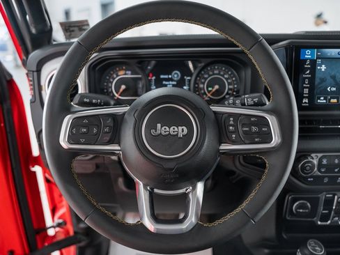 Used 2024 Jeep Wrangler Sahara image 35