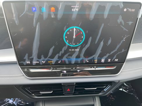 New 2026 Volkswagen Tiguan SE AWD/4WD image 17