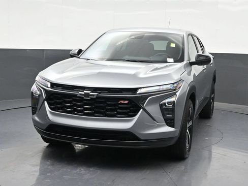 Used 2024 Chevrolet Trax RS FWD image 9