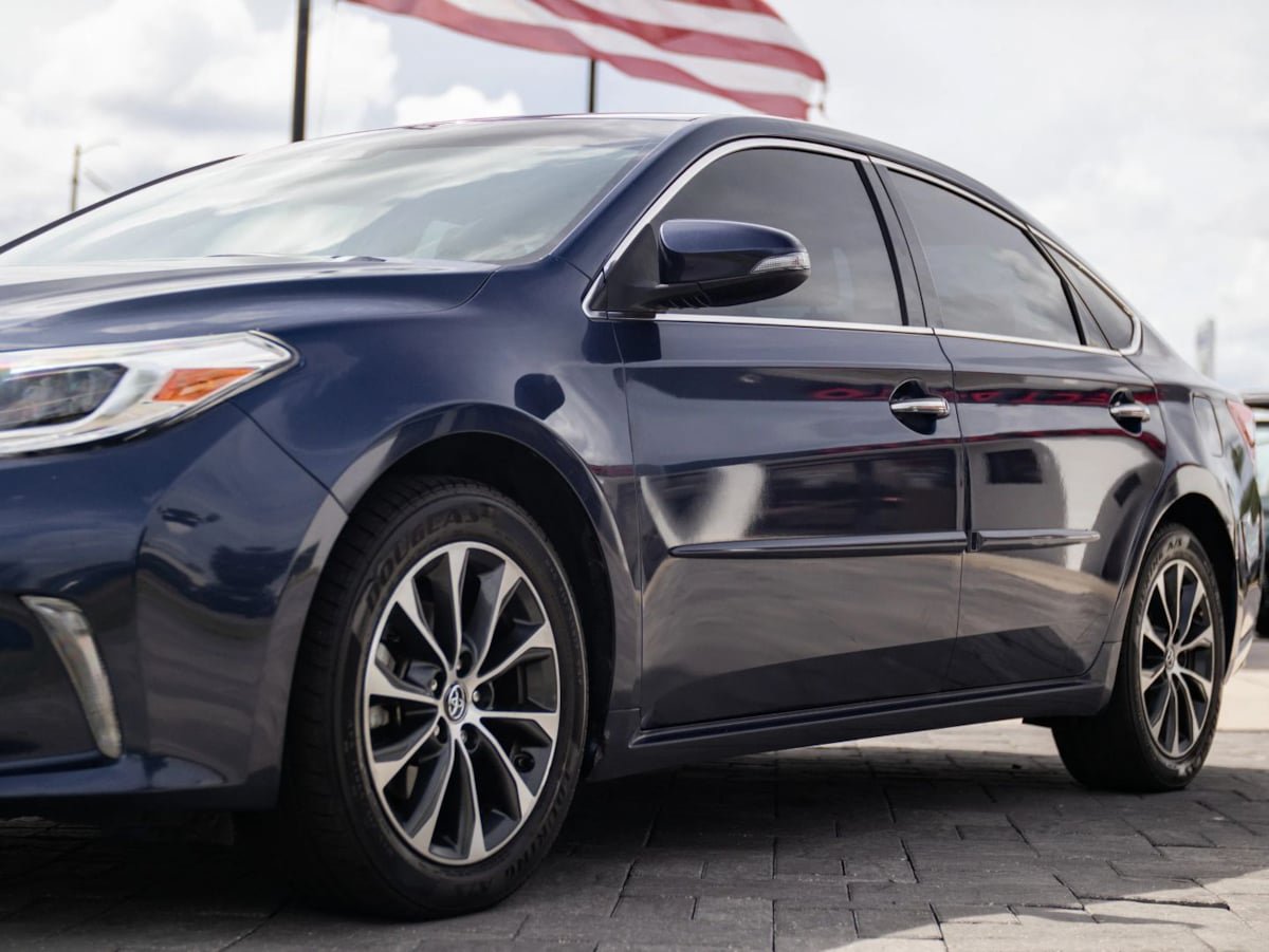 Used 2017 Toyota Avalon XLE w/ Carpet Mat Package FWD image 7