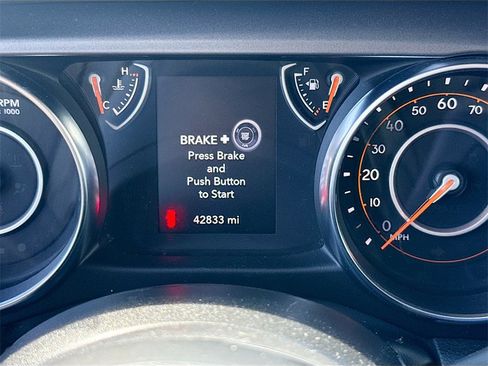 Used 2023 Jeep Wrangler Sport image 13