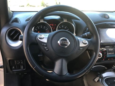 Used 2011 Nissan Juke SL image 9