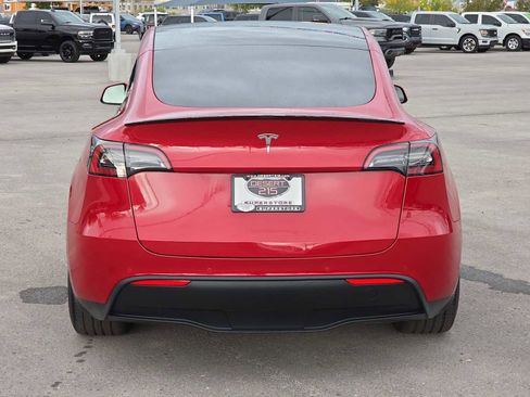 Used 2022 Tesla Model Y Performance image 8