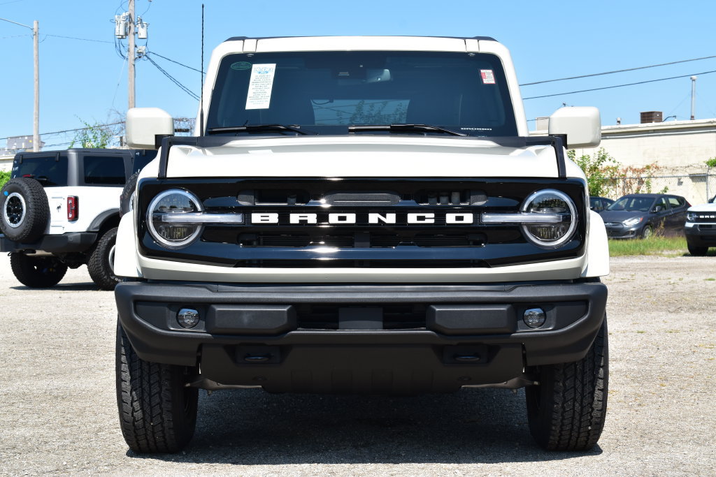 New 2026 Ford Bronco Outer Banks AWD/4WD image 2