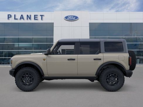 New 2026 Ford Bronco Badlands image 3