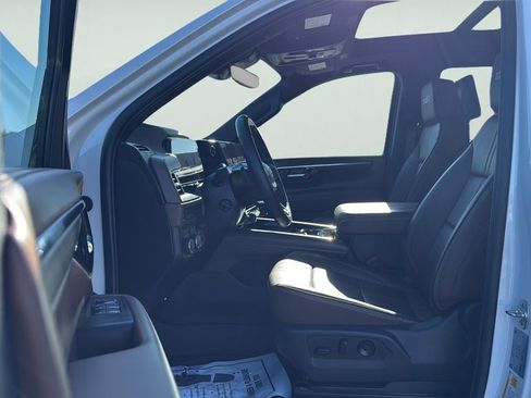 Used 2025 Chevrolet Tahoe High Country image 25