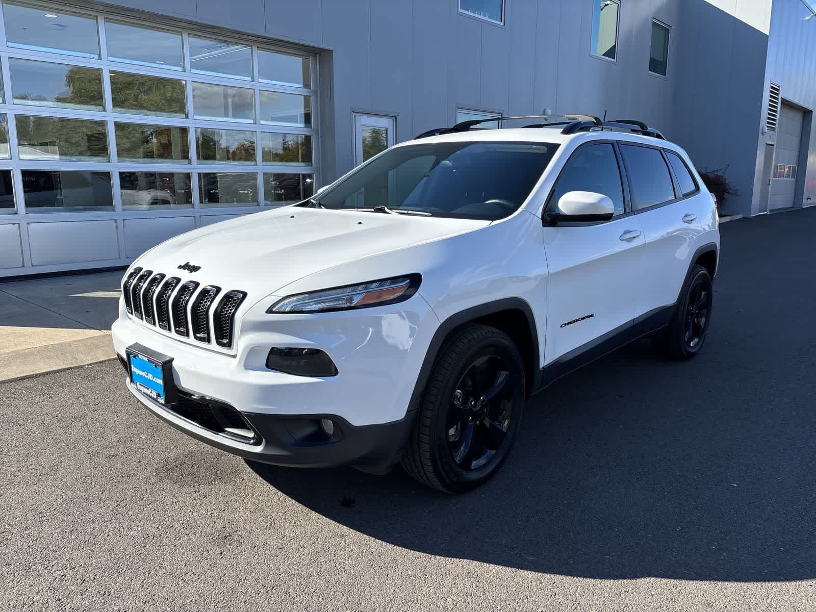 Certified 2018 Jeep Cherokee Latitude w/ Altitude Package AWD/4WD image 1