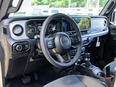 Used 2026 Jeep Gladiator Sport AWD/4WD image 16